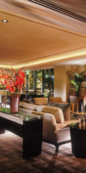 Plaza Irvine_clubroom (2)